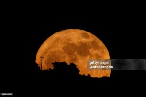 Primeira superlua do ano ocorre no mês de outubro