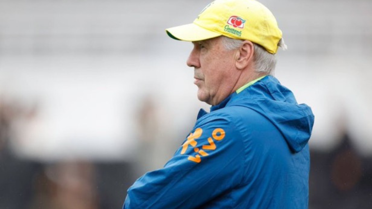 Carlo Ancelotti em treino com a Seleção Brasileira | Reprodução/x/@lance_botafogo