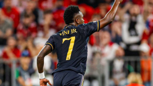 Huijsen defende Vinícius Júnior e expõe união de elenco no Real Madrid