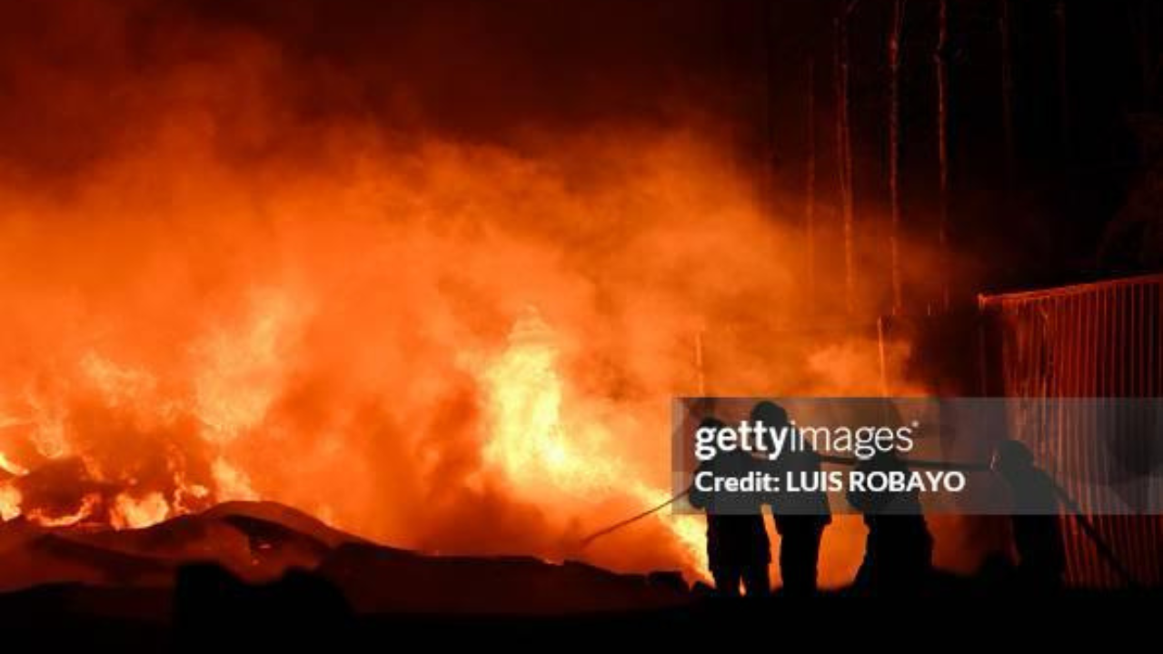 Explosão no Parque industrial de Ezeiza, Argentina | Reprodução /Luiz Robayo/ Getty Images Embed