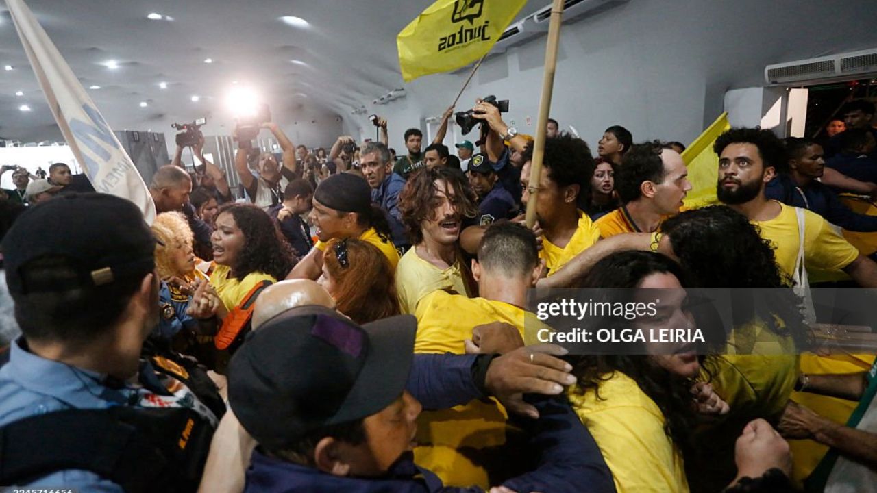 Protesto indígena na COP30 no dia 11 | Reprodução/OLGA LEIRIA/Getty Images Embed