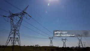 Idosos com mais de 60 anos tem direito a gratuidade na conta de luz