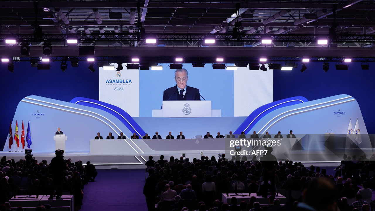 Florentino Pérez na reunião dos sócios do Real Madrid | Reprodução/Dennis Agyeman/AFP7/Getty Images Embed