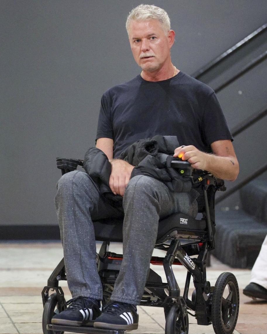 Eric Dane acompanhado de sua família