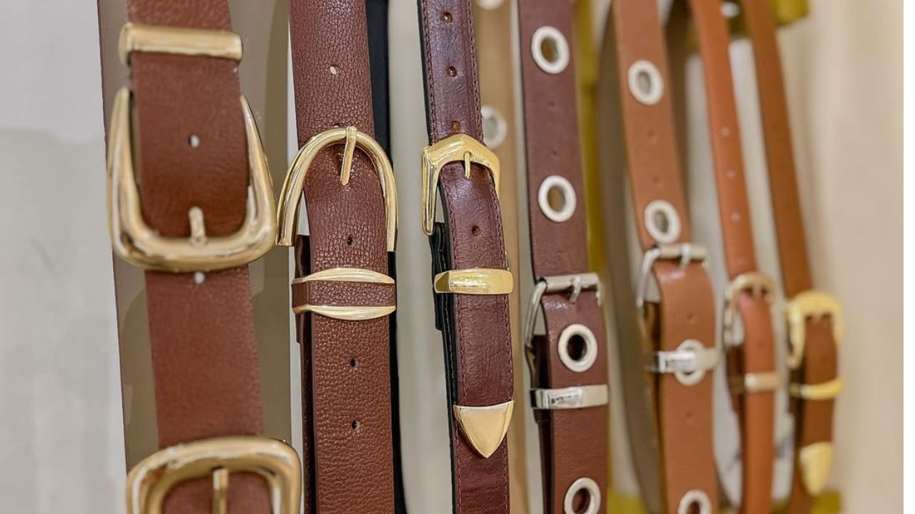 Cintos que estão dominando a tendêcia do próximo verão | Reprodução/Instagram/@almanastore