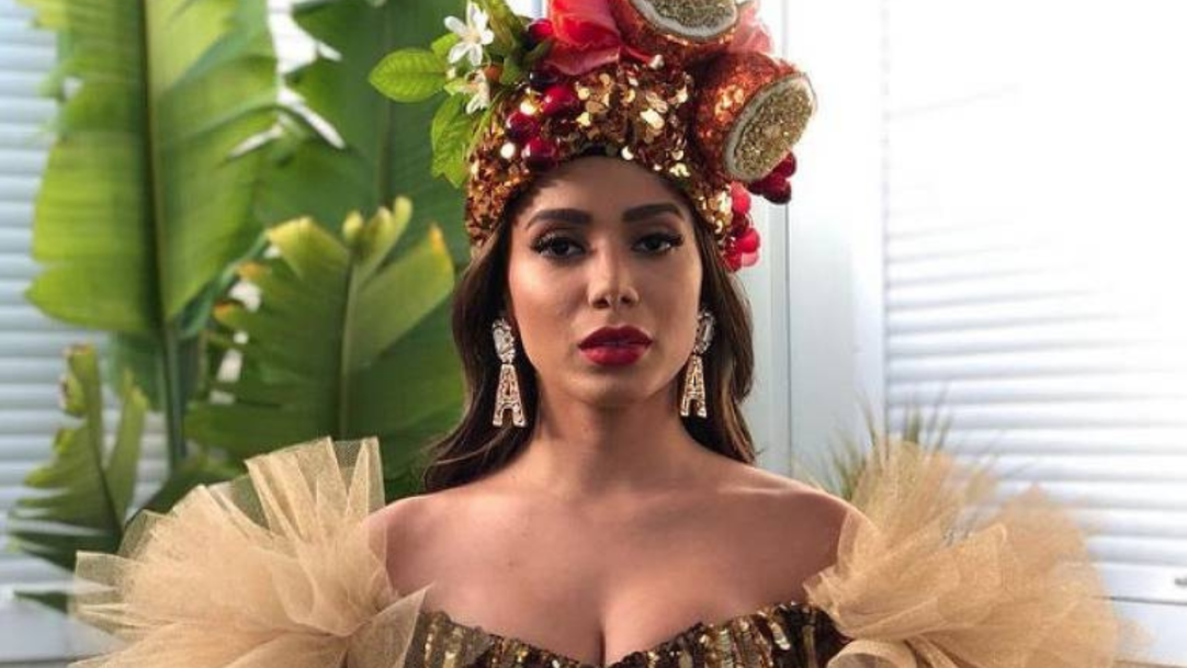 Anitta negocia viver Carmen Miranda em nova produção de streaming