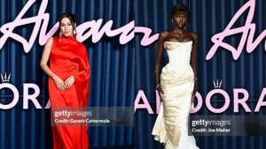 Celebrando a excelência da moda no tapete azul do Fashion Awards 2025