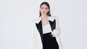 Isabelle Drummond agita a CCXP e fala sobre a força de sua nova vilã em Coração Acelerado: “Naiane é uma vilã absurda, ela é muito louca. Faz tudo para viralizar e acha que é o centro do universo”