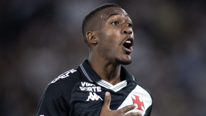 Vasco vira no finalzinho e sai na frente do Fluminense pela semifinal da Copa do Brasil