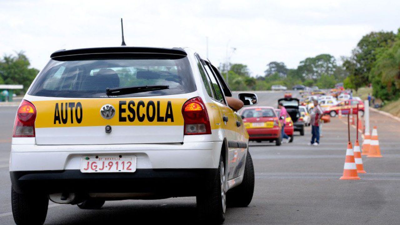 Veículo de autoescola | Reprodução/Lia de Paula/Agencia Senado
