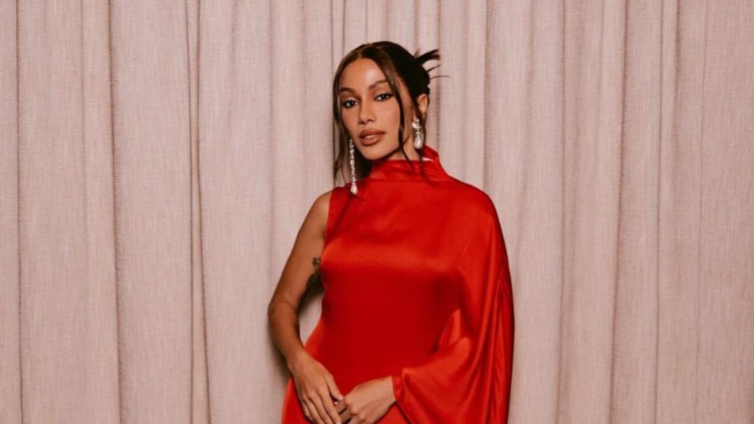 Anitta anuncia pausa na carreira internacional para priorizar a saúde
