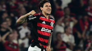 Pedro treina pelo Flamengo em Doha