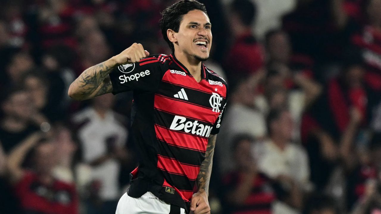 Pedro treina pelo Flamengo em Doha
