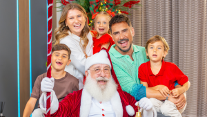 Julio Rocha aposta no maximalismo em decoração de Natal avaliada em 12 mil reais