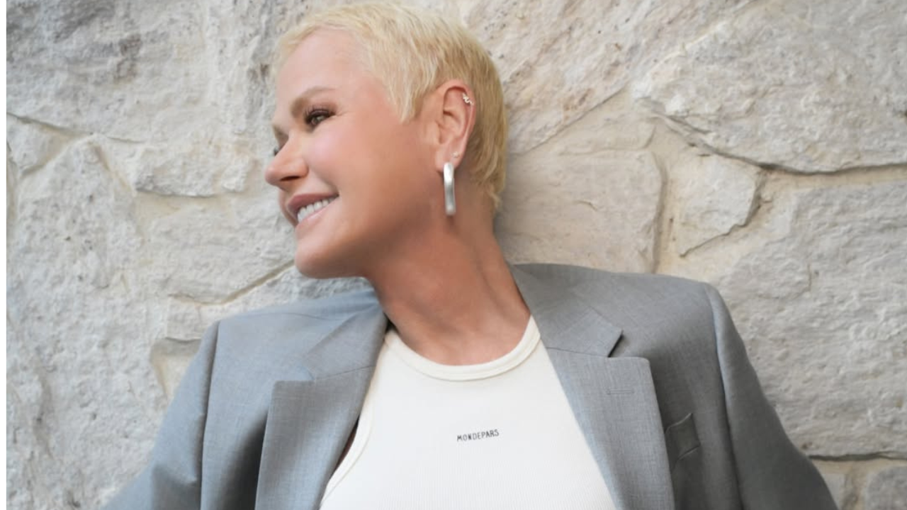 Xuxa em um evento | Reprodução/Instagram/@xuxameneghel