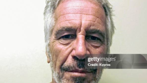 Parlamentares democratas divulgam mais de 60 fotos inéditas do caso Epstein