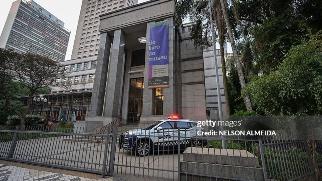 Polícia de São Paulo identifica criminosos que roubaram as artes em biblioteca