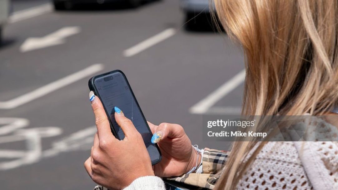 Pesquisa divulga dados sobre a violência digital contra mulheres