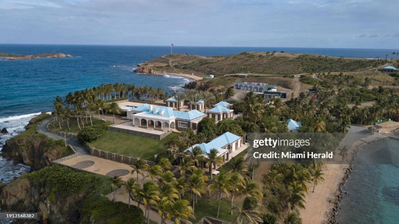 Casa de Epstein em Little St. James nas Ilhas Virgens Americanas | Reprodução / Miami Herald / Getty Images Embed 