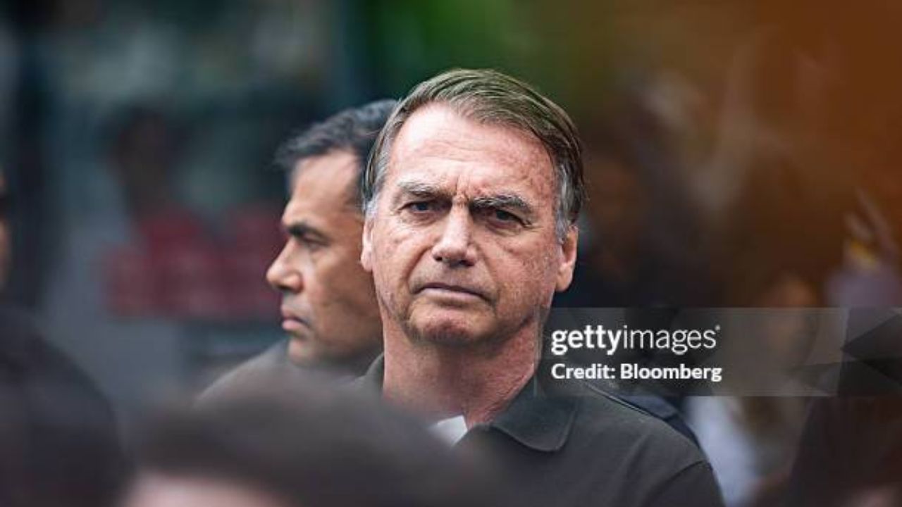 Bolsonaro pasará por uma cirurgia na hérnia inguinal | Reprodução/Bloomberg /Getty Images Embed 