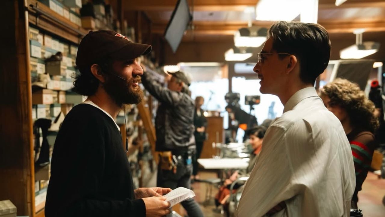 Timothée Chalamet e Josh Safdie | Reprodução/Instagram/@a24