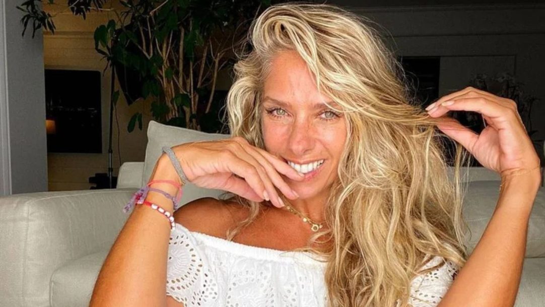 Adriane Galisteu celebra o Carnaval em Baile de Máscaras no Rio
