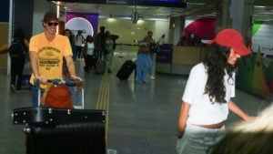 Bruna Marquezine e Shawn Mendes são vistos juntos no Rio de Janeiro