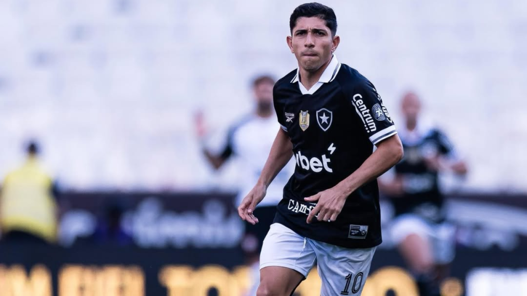 Botafogo quer Wallace Davi em troca por Savarino