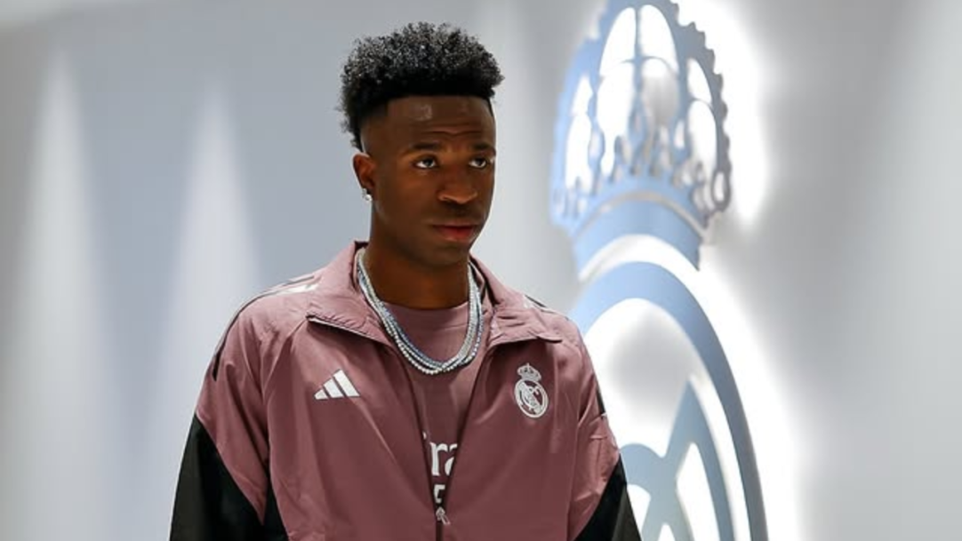 Benfica é punido pela UEFA por atos racistas a Vinícius Junior