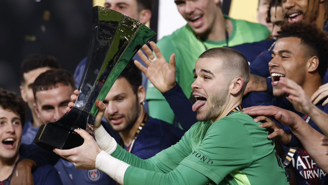 Chevalier brilha e PSG conquista a Supercopa da França sobre rival