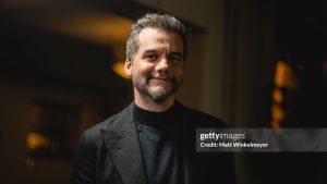 Wagner Moura prioriza raízes brasileiras frente às barreiras de Hollywood