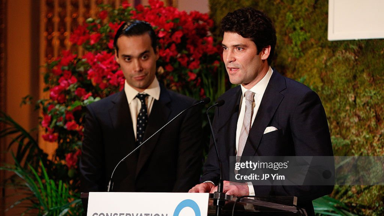 Santos recebe proposta bilionária e direção da SAF divide opções