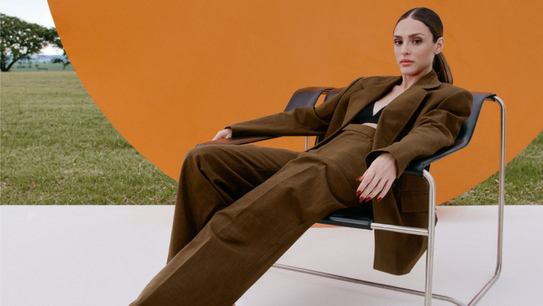 Isabelle Drummond abre a temporada de Inverno da Arezzo