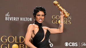 Globo de Ouro: Teyana Taylor ganha estatueta e exibe look ousado ao subir ao palco