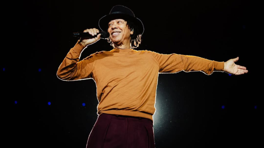 Lenda da MPB: Djavan é o artista mais ouvido nas plataformas musicais