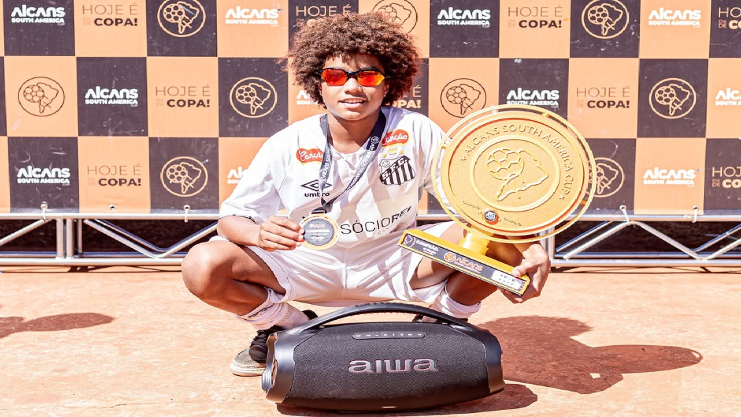 Athletico-PR encaminha acerto por Kauan Basile, estrela de 13 anos do Santos