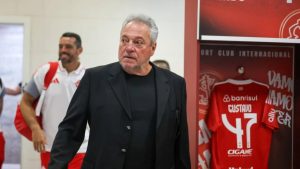 STJD suspende Abel Braga por cinco jogos após declaração considerada homofóbica
