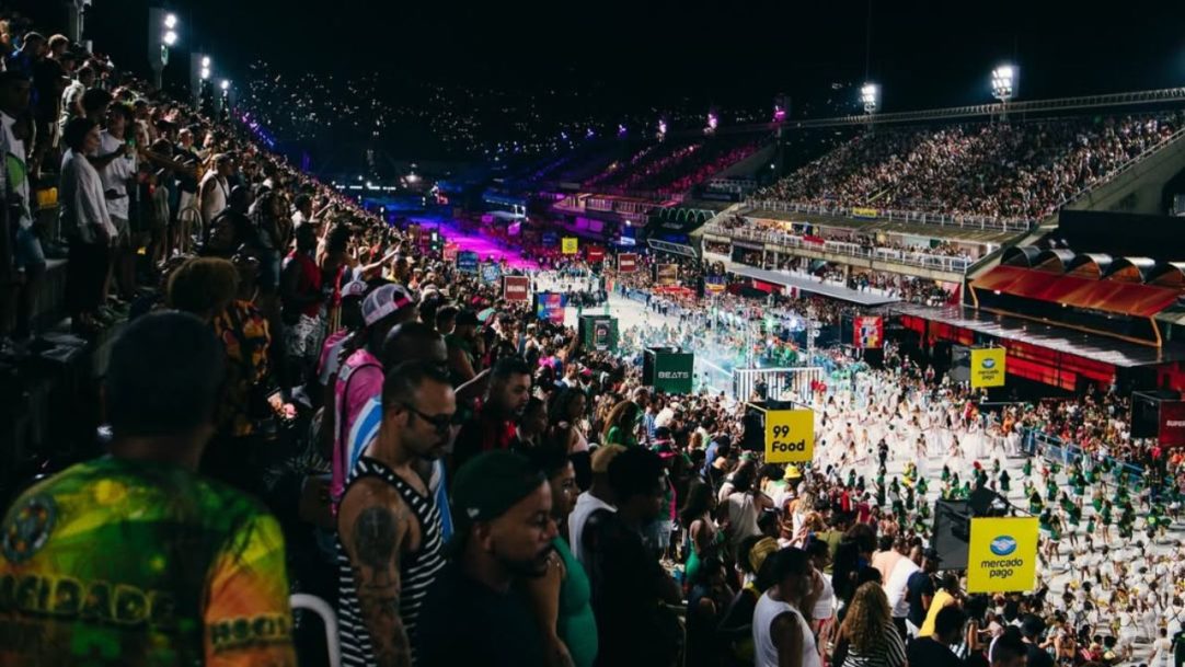 Imperatriz e Mangueira dominam a primeira noite na Sapucaí