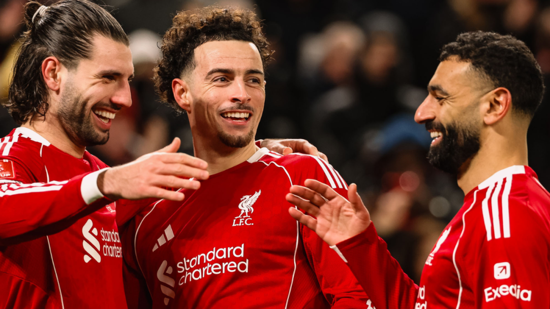 Liverpool atropela Brighton e avança na FA Cup com show de Salah