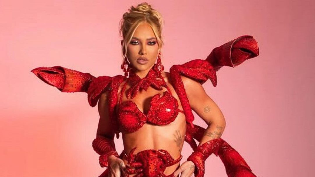 Virgínia Fonseca interrompe desfile de ensaio da Grande Rio ao ver filhas no local