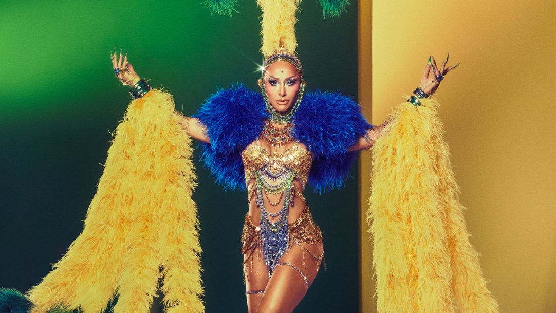 Sabrina Sato veste full look Swarovski em criação exclusiva para o último ensaio da Vila Isabel