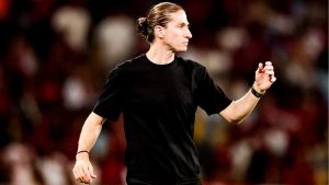Filipe Luis segue respaldado no Flamengo em meio a má fase