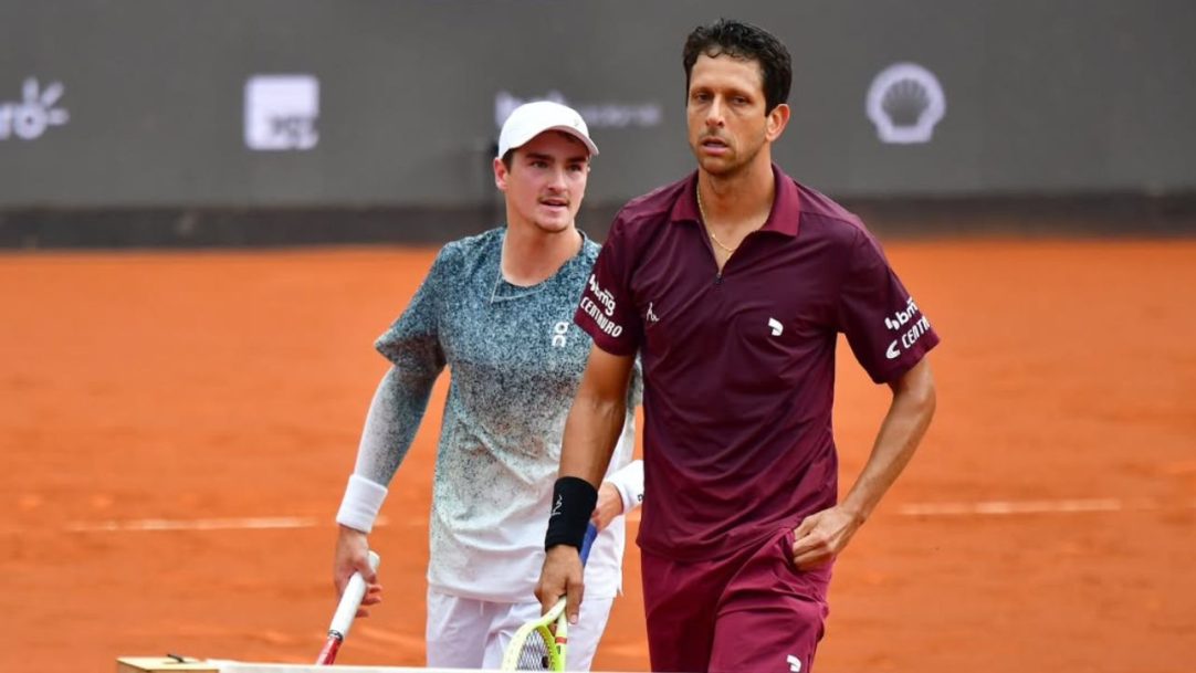 João Fonseca e Marcelo Melo disputam final de duplas no Rio Open