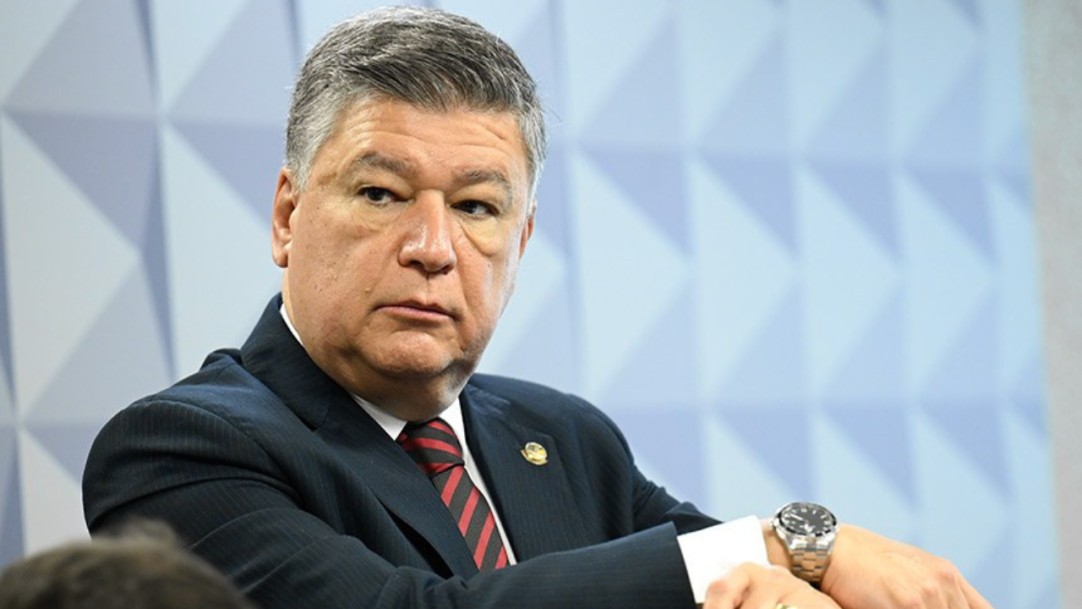 Carlos Viana exige depoimento presencial de Daniel Vorcaro na CPMI do INSS