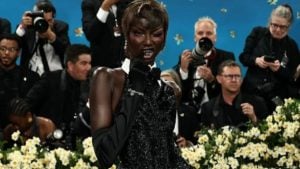 Balenciaga aposta no contraste para apresentar o inverno de 2026