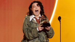 Após pausa na carreira, Lola Young ganhou seu primeiro Grammy
