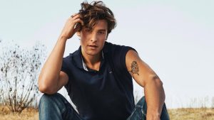 Shawn Mendes marca presença em estreia da Gucci
