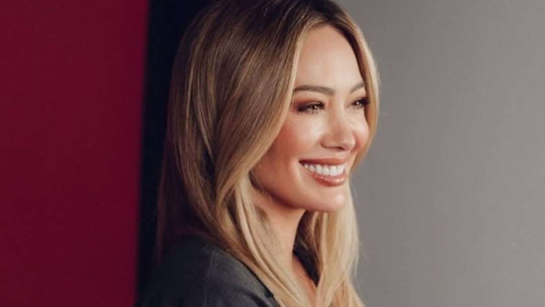 Hilary Duff rebate Ashley Tisdale e revela fim de briga com Lindsay Lohan