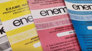 Espelhos da redação do Enem 2025 apresentam soma errada dos pontos