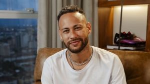 Neymar se pronuncia  sobre polêmica com influenciadora